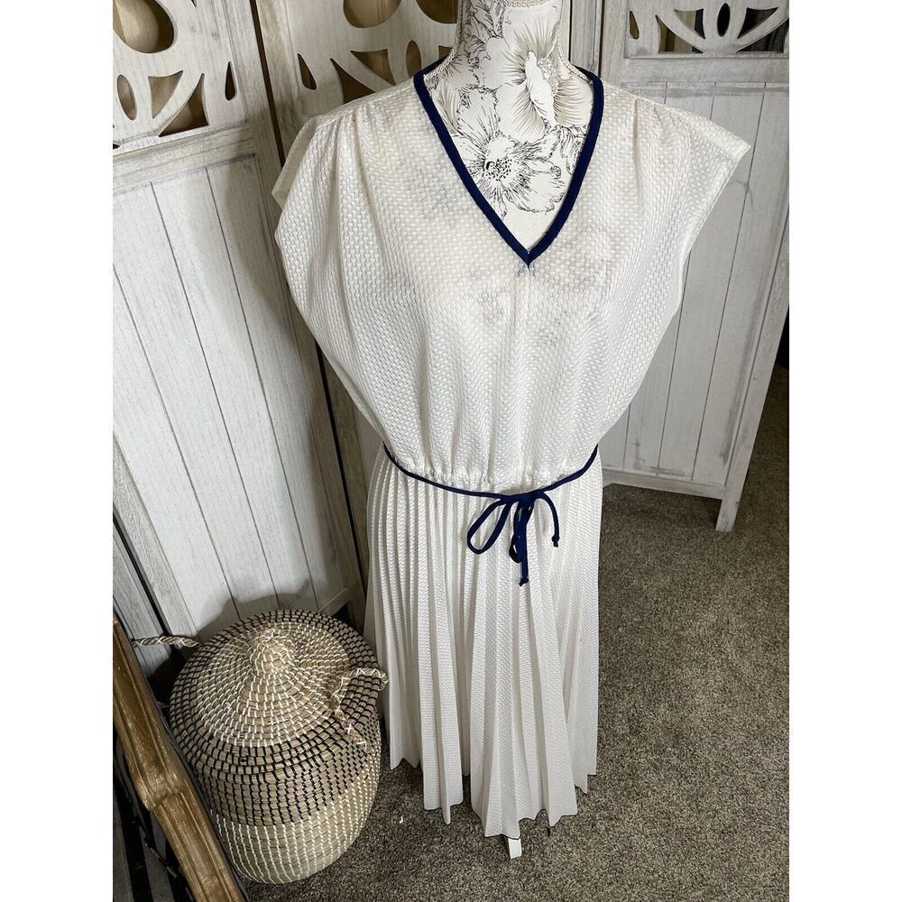 Vintage 80’s Cue Fashions Flare Dress Plus Size 20.5 White Blue Accordion